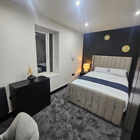 Springwood Villa Huddersfield Dış mekan fotoğraf