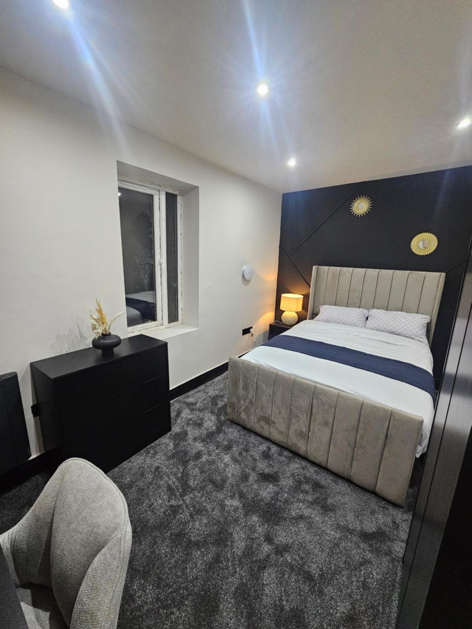 Springwood Villa Huddersfield Dış mekan fotoğraf