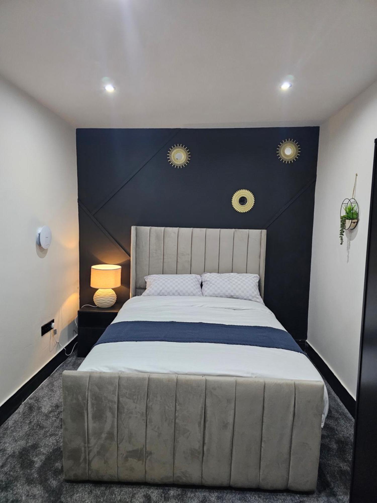 Springwood Villa Huddersfield Dış mekan fotoğraf